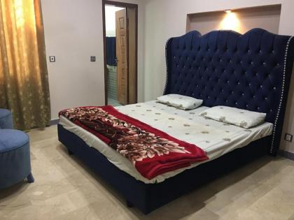Spacious Apartment in Johar Town - image 4
