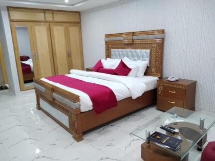 The Rich Hotel - image 1