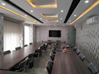 The Rich Hotel - image 19