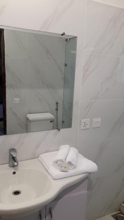MaryLeena Hotel Gulberg - image 7