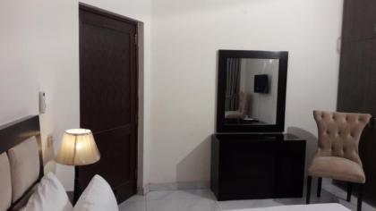 MaryLeena Hotel Gulberg - image 9
