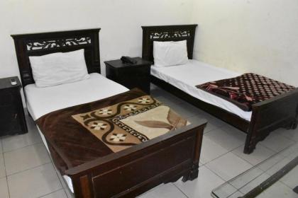 Fortville Hotel - image 2