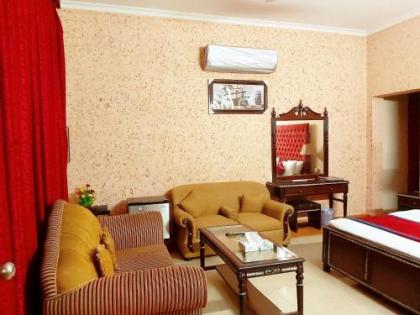 New Pakeeza Hotel - image 12