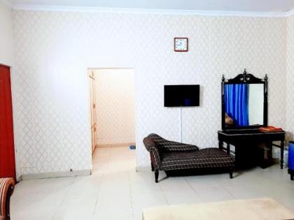 New Pakeeza Hotel - image 18
