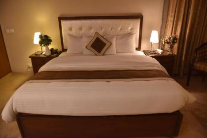 Shalimar Tower Hotel Lahore - image 9