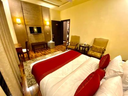 Shelton Rezidor Lahore - image 1