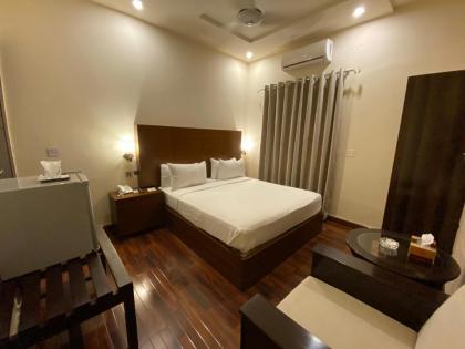 Shelton Rezidor Lahore - image 2