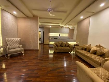 Shelton Rezidor Lahore - image 6