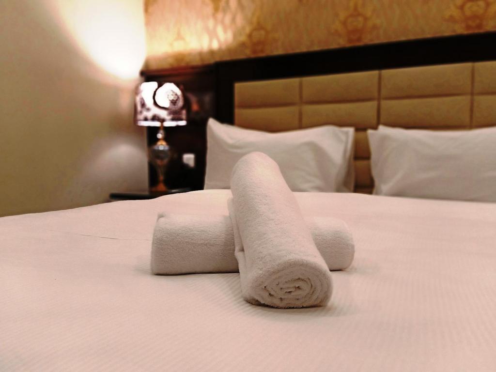 Adara canal suites - main image