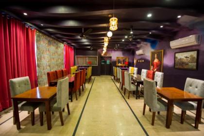 Hotel Holiday - image 2