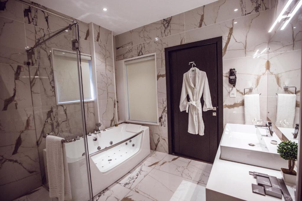 Grand Ittehad Boutique Hotel - image 7
