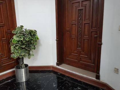 5 Bedroom Apartment in Gulberg II - image 14