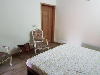 5 Bedroom Apartment in Gulberg II - image 17