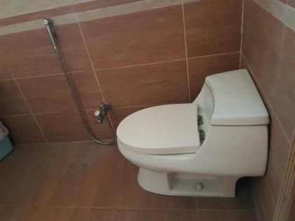 5 Bedroom Apartment in Gulberg II - image 2