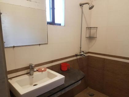 5 Bedroom Apartment in Gulberg II - image 20