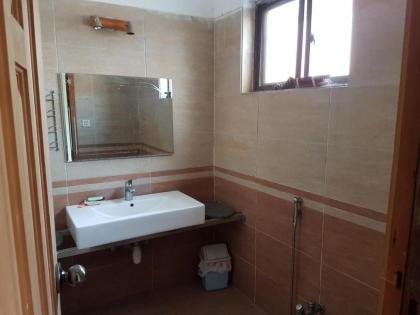 5 Bedroom Apartment in Gulberg II - image 5