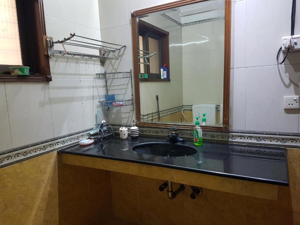 5 Bedroom Apartment in Gulberg II - image 6