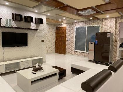 Burj Al Bahria Town Luxury Suites - image 2