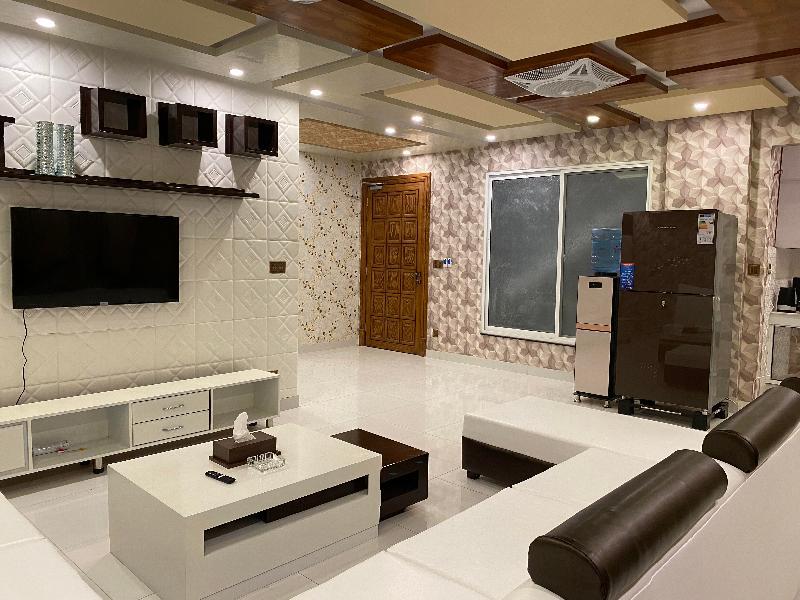 Burj Al Bahria Town Luxury Suites - image 2