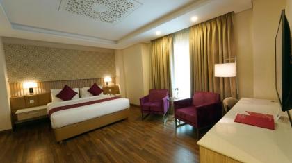 Ramada by Wyndham Lahore Gulberg II - image 10