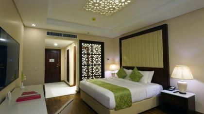 Ramada by Wyndham Lahore Gulberg II - image 11