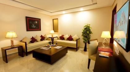 Ramada by Wyndham Lahore Gulberg II - image 13