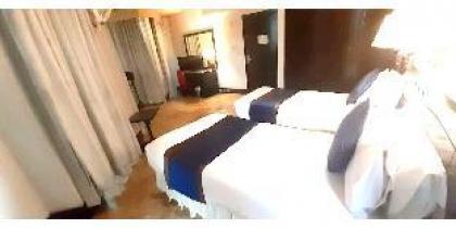 Luxury Elegante  Furnished Junior Suite - image 3