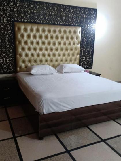 New Moon Soon Hotel - image 17