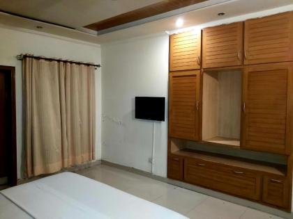 New Look Hotel - image 10