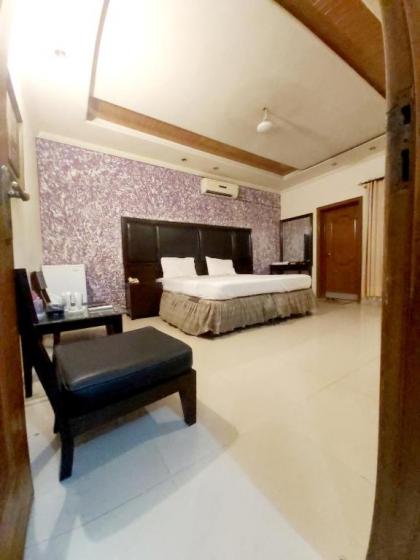 New Look Hotel - image 8