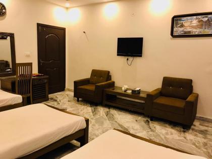 Hotel Pakeeza One - image 3