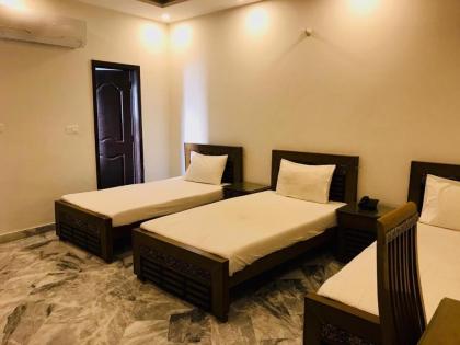 Hotel Pakeeza One - image 8