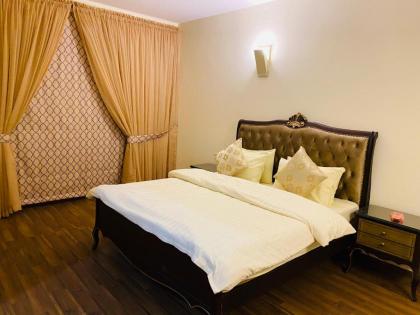Royal Two Bed Luxury Apartment Gulberg - image 18