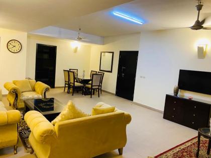 Royal Two Bed Luxury Apartment Gulberg - image 20