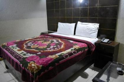 Mid Land Hotel - image 5