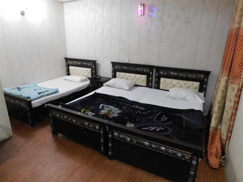 Mid Land Hotel - image 7
