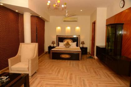 Park View Hotel Gulberg - image 14