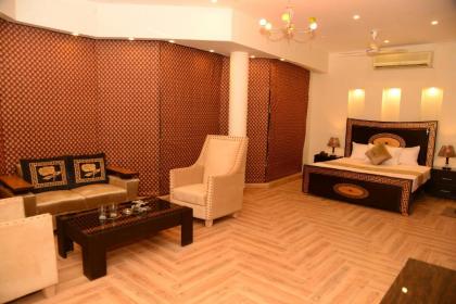 Park View Hotel Gulberg - image 15