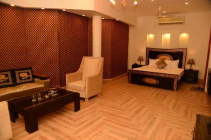 Park View Hotel Gulberg - image 18