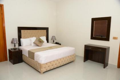 Park View Hotel Gulberg - image 2