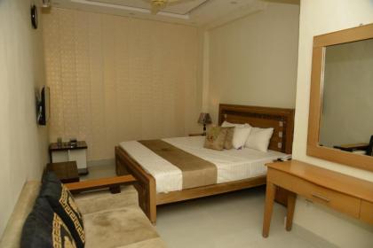 Park View Hotel Gulberg - image 6