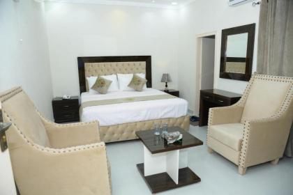 Park View Hotel Gulberg - image 7