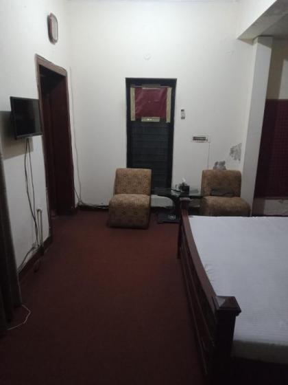 Decent palace hotel - image 6
