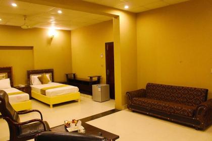 Hotel Days Inn - image 17
