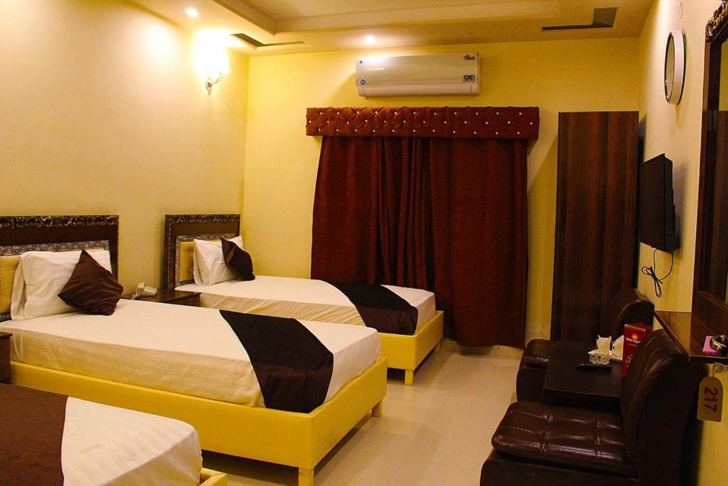 Hotel Days Inn - image 7