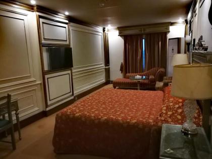 Regency Inn Hotel - image 2