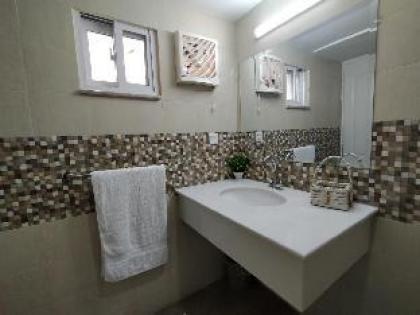 Nine-Bedroom Vacation Bungalow - image 2