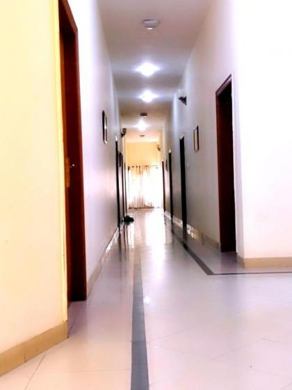 Day In Gulberg - image 13