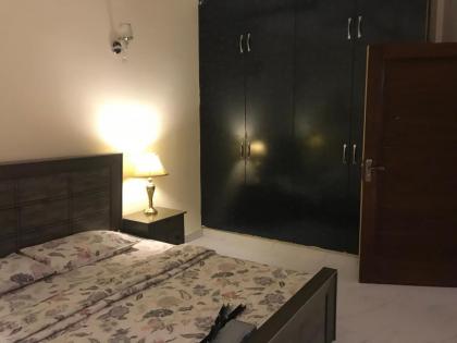 Lovely 1-Bed House in Lahore - image 12