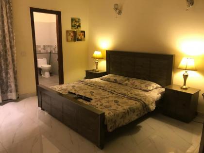 Lovely 1-Bed House in Lahore - image 14